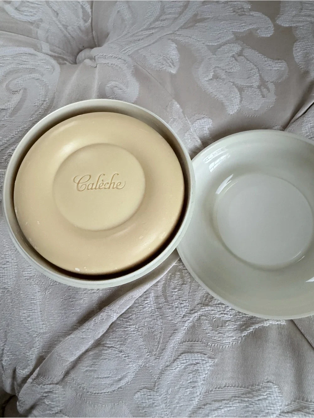 Hermes White and Gold Round Bath Jar Lid